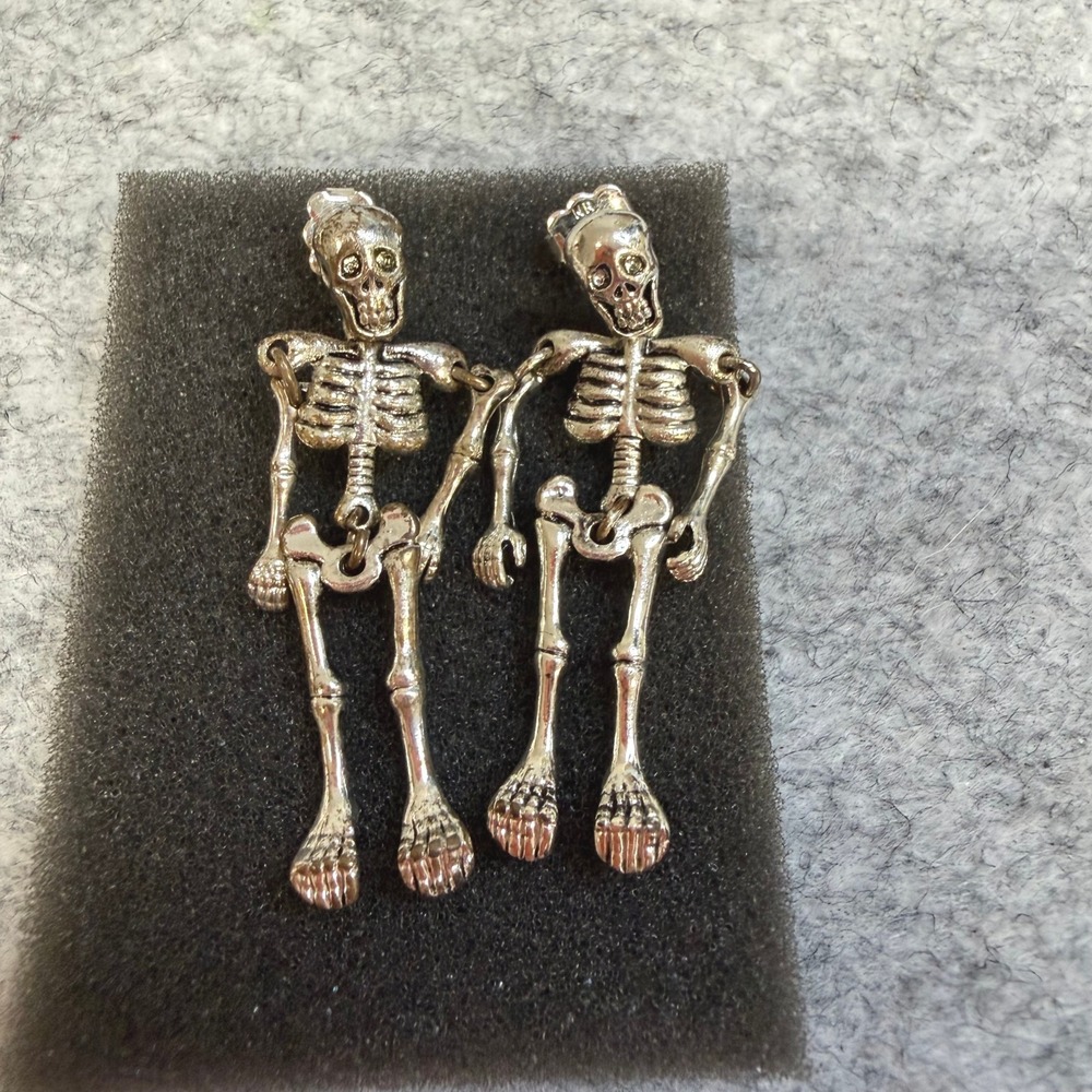 Avon 2008 Vtg Halloween Skeleton Articulated Drop Earrings Silver Tone F3221931